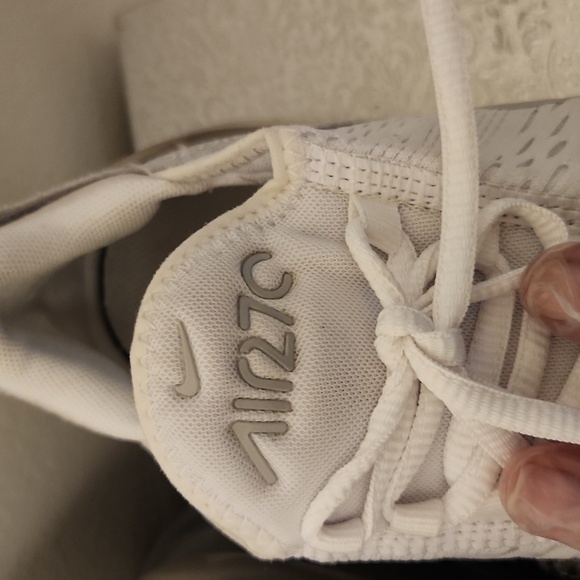 Nike Women's Air Max 270 White and Gray Shoes Size 5.5 - Picture 5 of 8